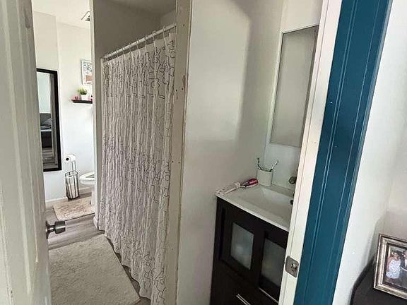 3rd image of 3035 W 115th St