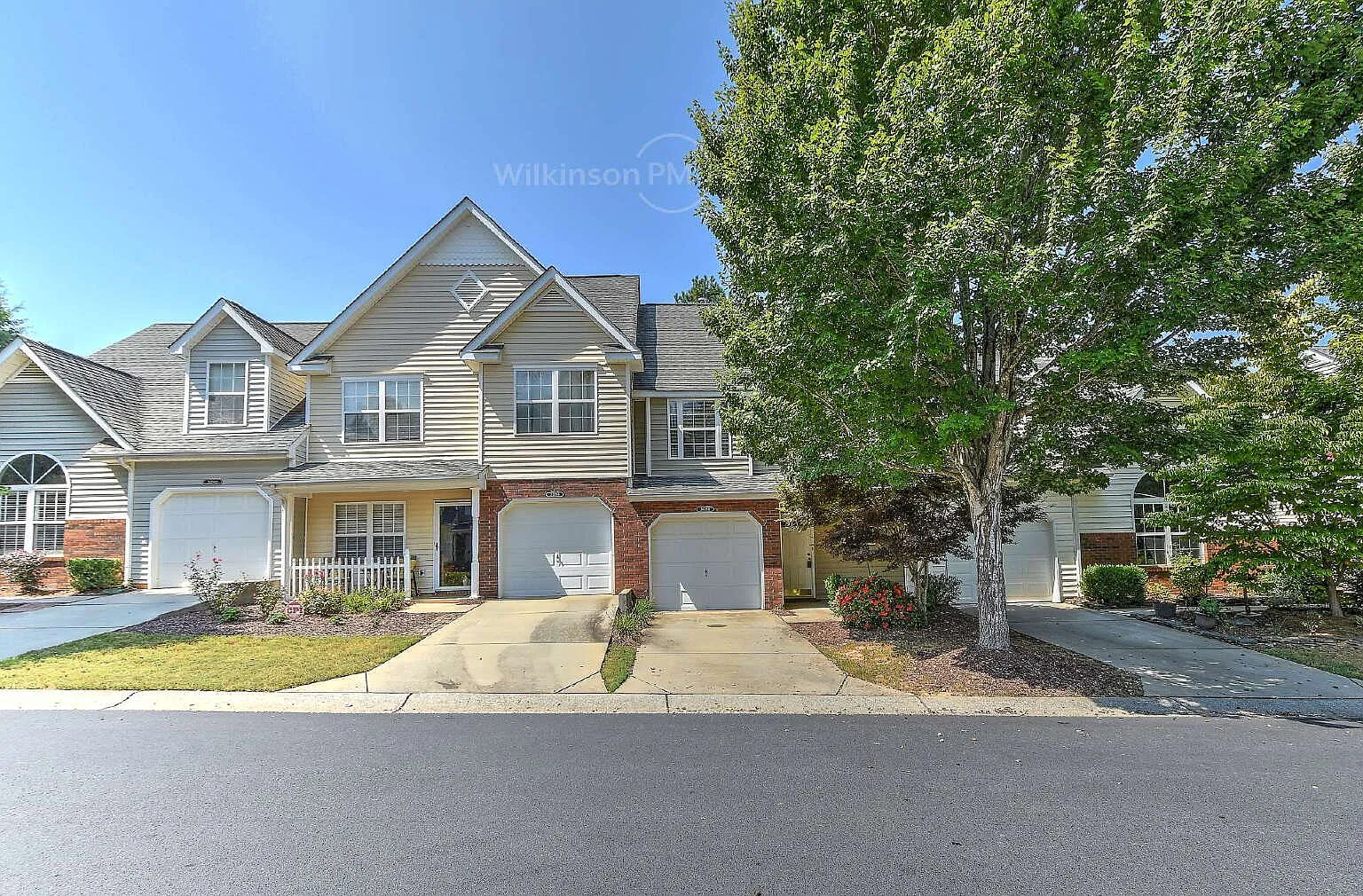 2 bed, 2.5 bath, 1352 sqft, $1,850 — Photo 1