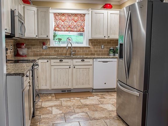 2nd image of 1825 Penwood Dr