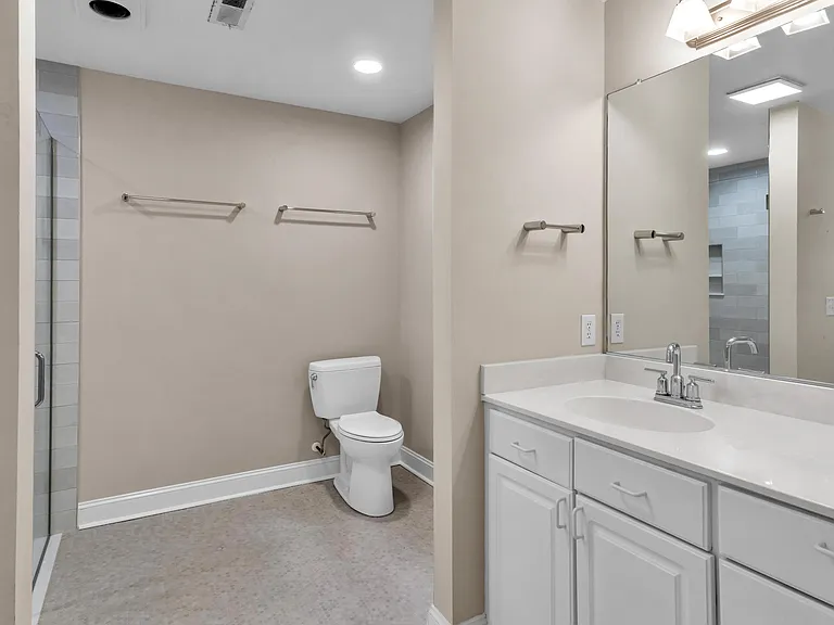 1225 Winston St — Photo 31