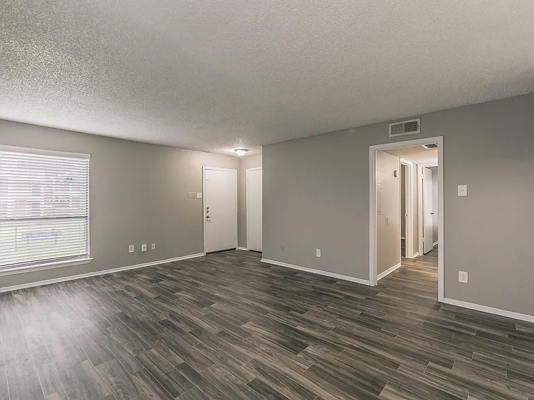 Station 121 at Town Center Apartments — Photo 198