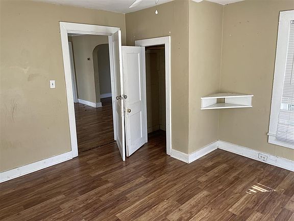 4th image of 3794 Marion Ave