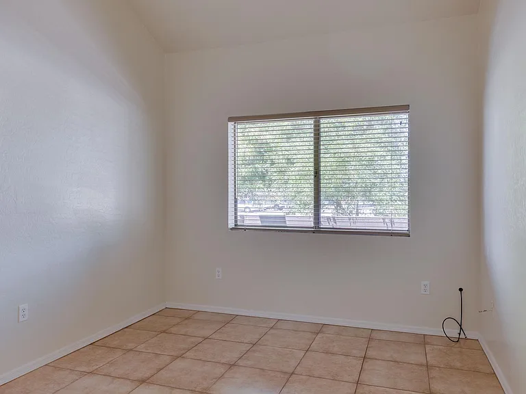 Bella Rosa Apartments — Photo 17