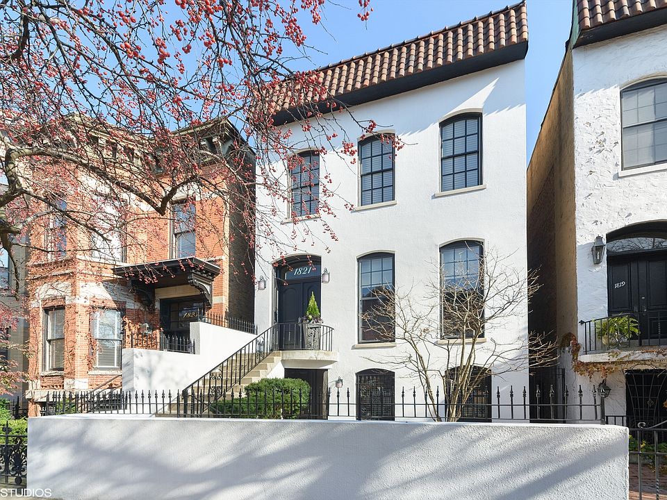 1st image of 1821 N Lincoln Park W