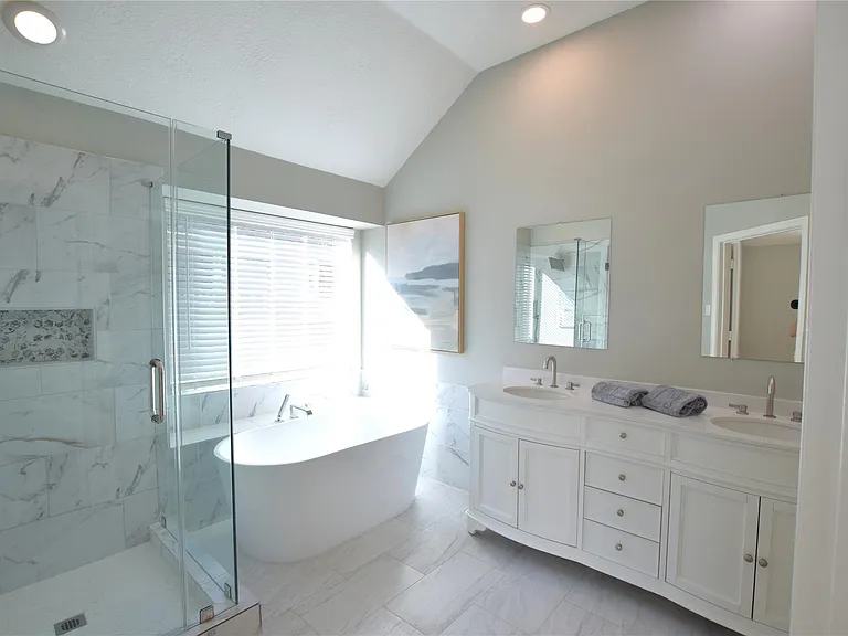 4602 Summer Lakes — Photo 18