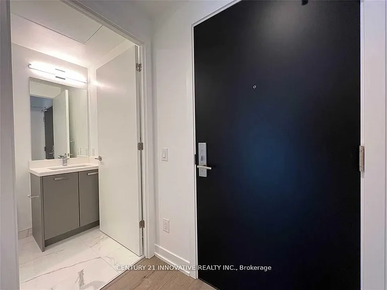 458 Richmond St W #905 — Photo 12