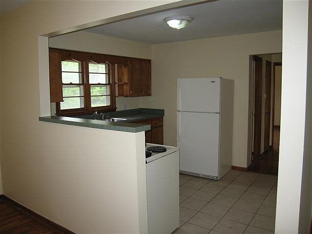 2nd image of 1844 Almira Ave