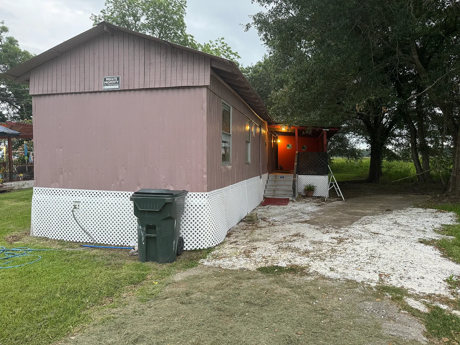 2 bed, 850 sqft, $525 — Photo 2