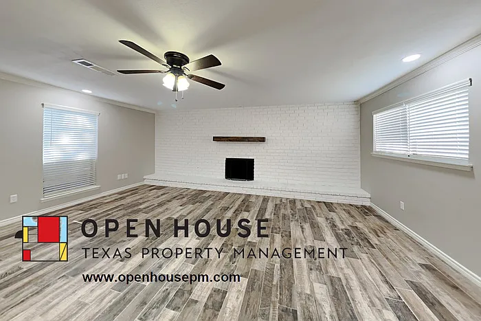 22435 Lost Creek Rd — Photo 2