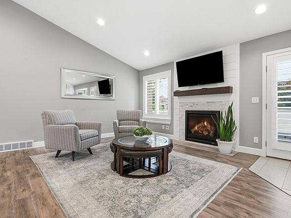 3rd image of 5237 W Saddle Creek Cir S