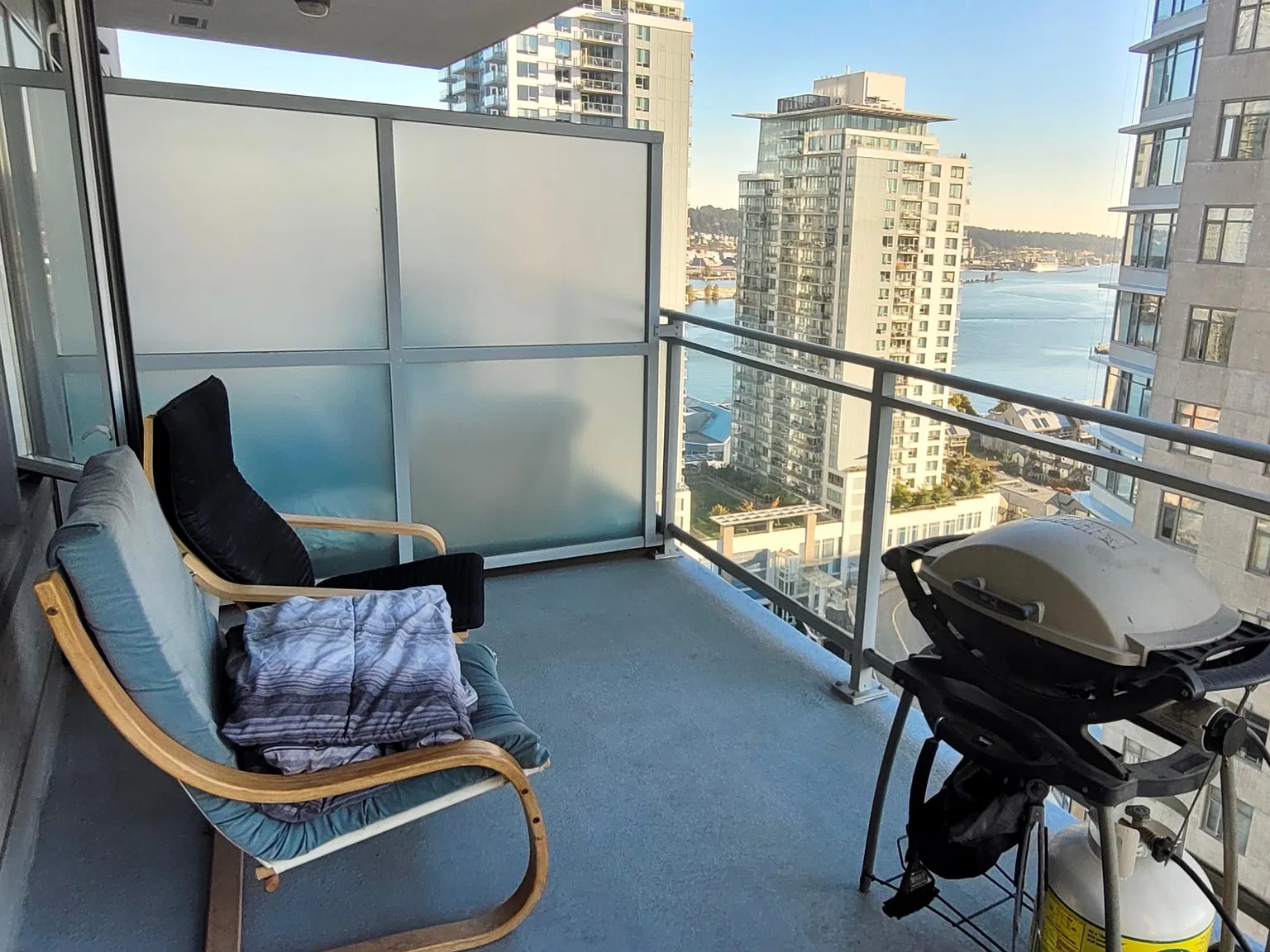 2 bed, 830 sqft, $2,700 — Photo 1