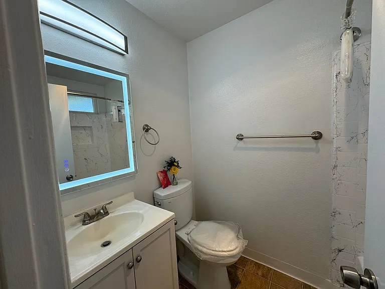 6736 Cleon Ave — Photo 29