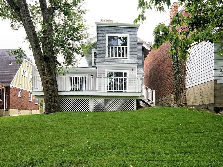 2965 Deckebach Ave — Photo 3