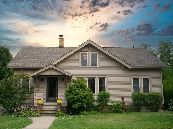 127 Jefferson Ave, Chesterton, IN 46304