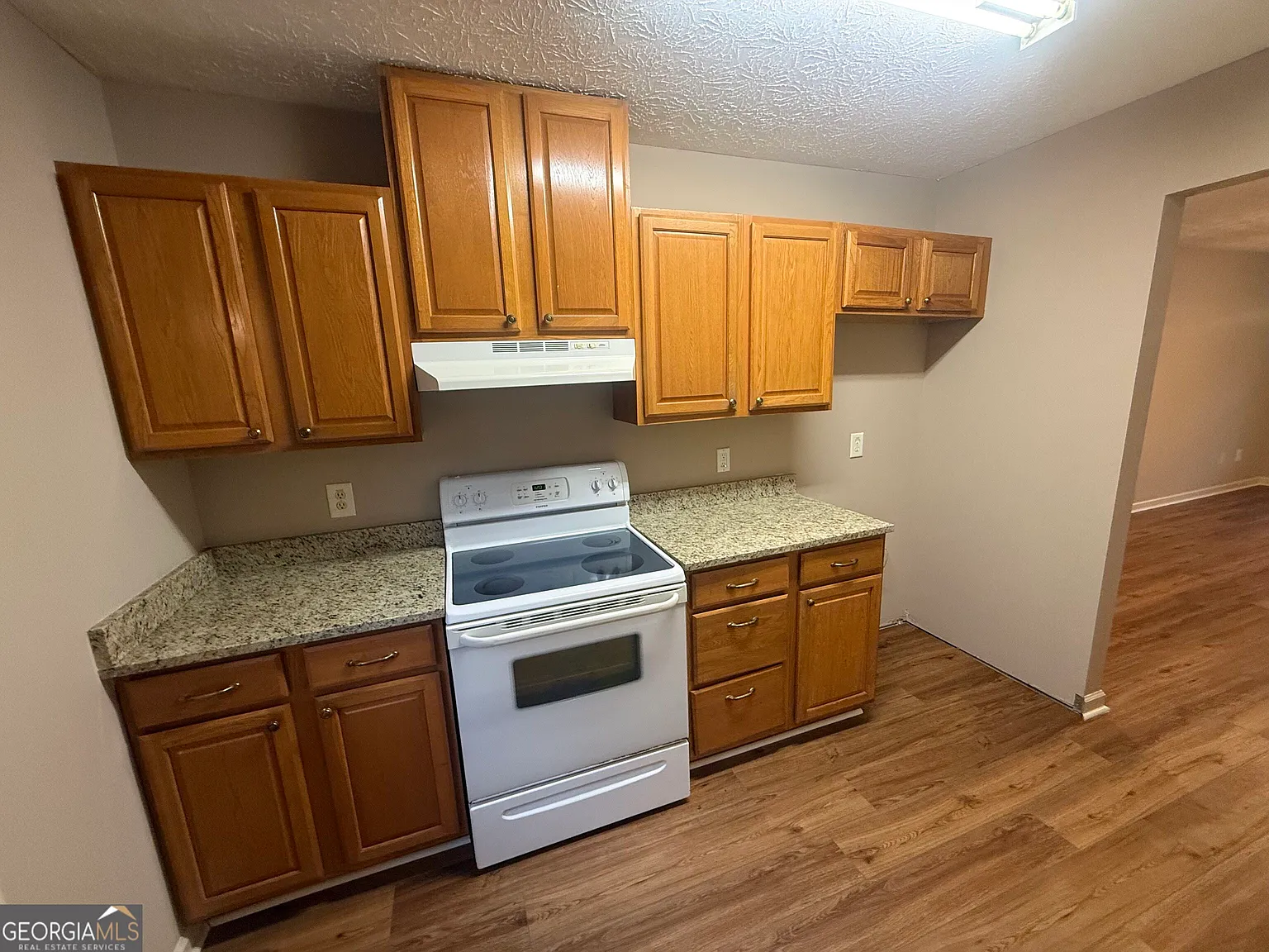 2 bed, 1.0 bath, 832 sqft, $1,495 — Photo 3