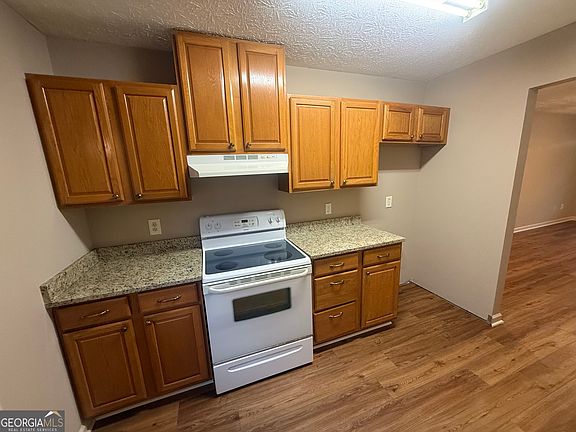3rd image of 47A Ensign Rd