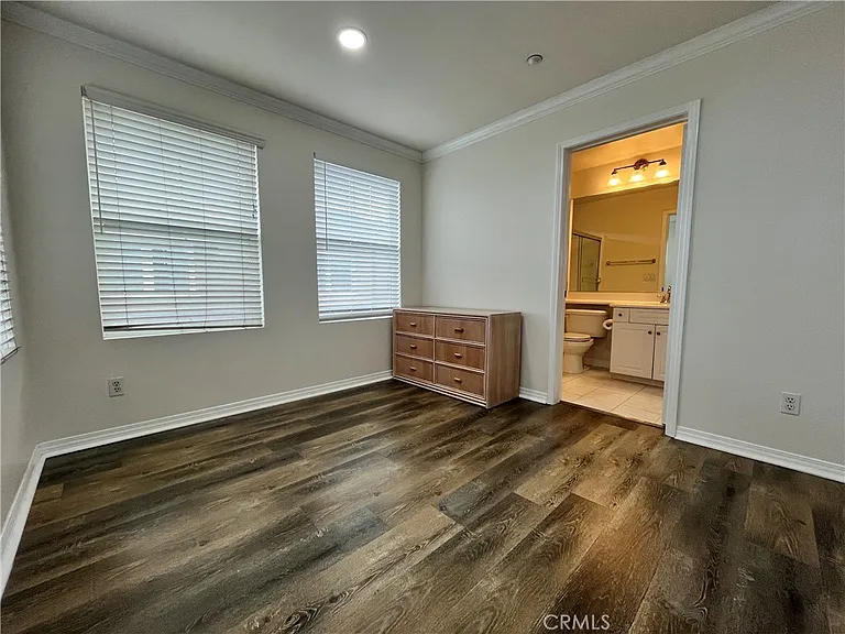 1800 Oak #318 — Photo 10
