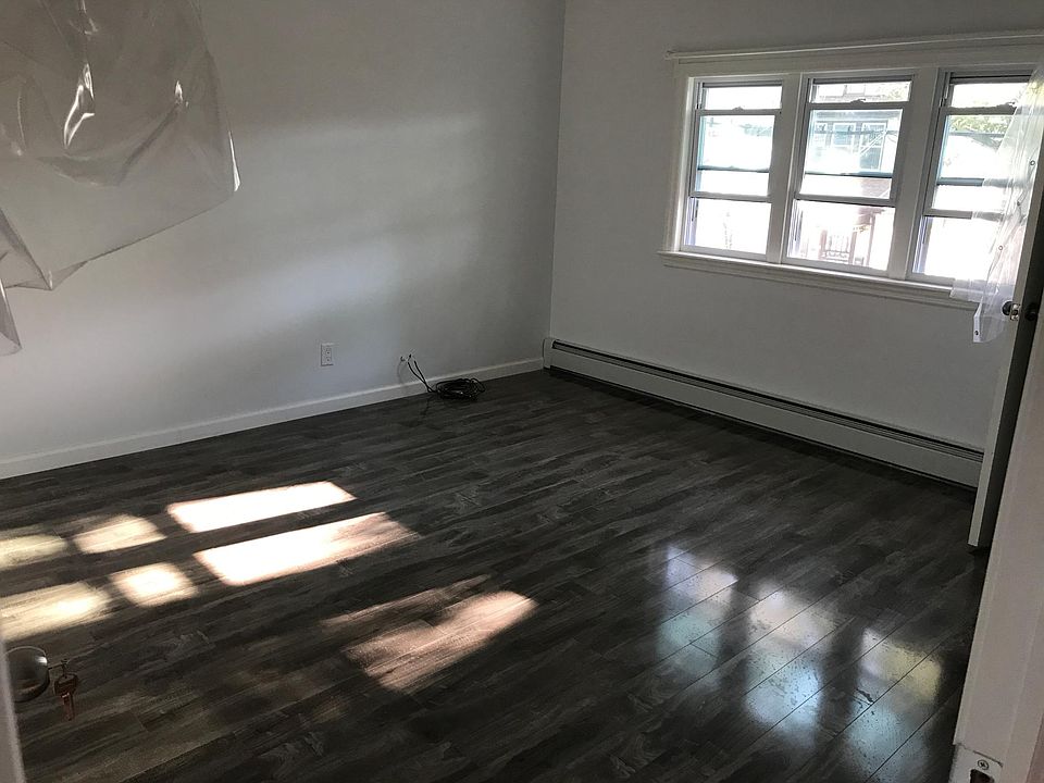 1st image of 9102 181st St