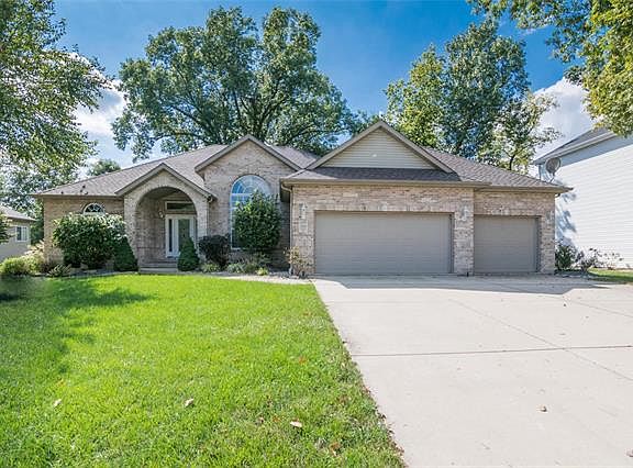 3rd image of 2849 Woodfield Dr