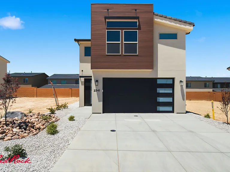 2341 E Siegel Ln — Photo 1