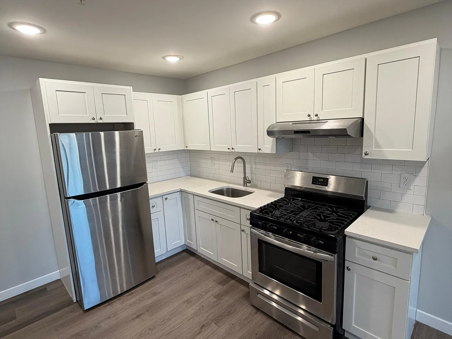2 bed, $2,290 — Photo 3