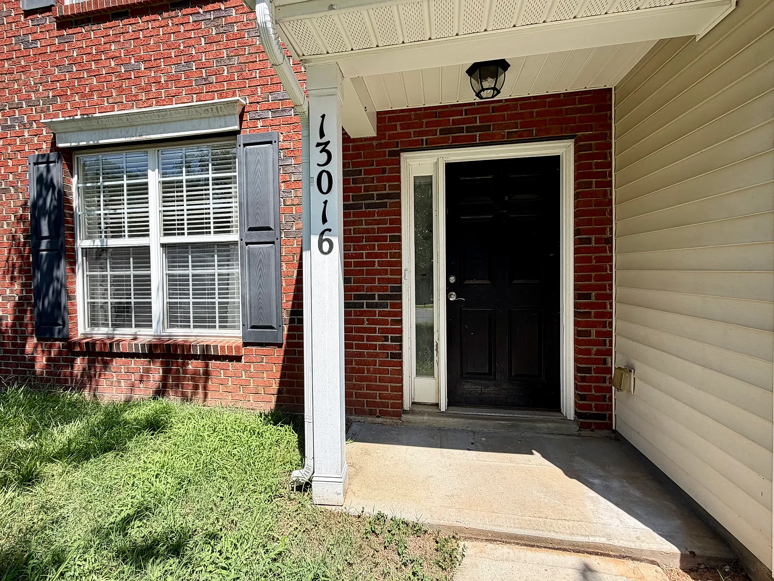 4 bed, 2491 sqft, $2,395 — Photo 2