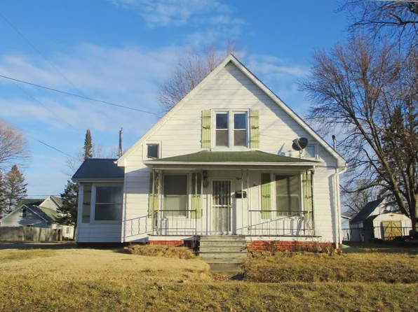805 E Maple St, Canton, IL 61520