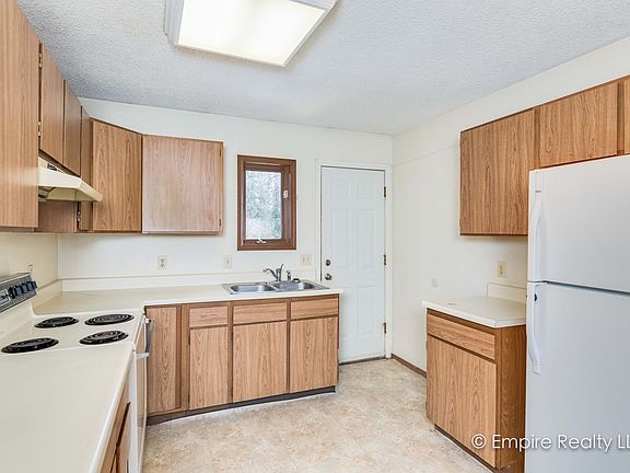 5th image of 927 Stol Dr N #D