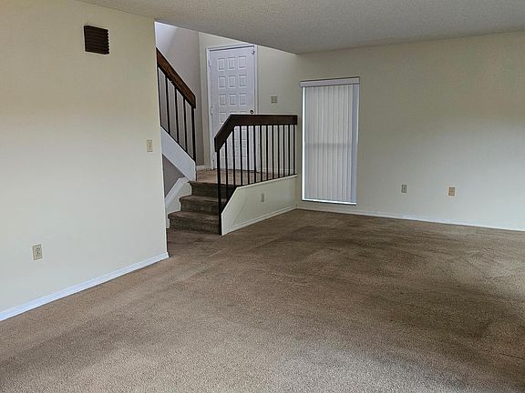 3rd image of 567 Hunter Cir