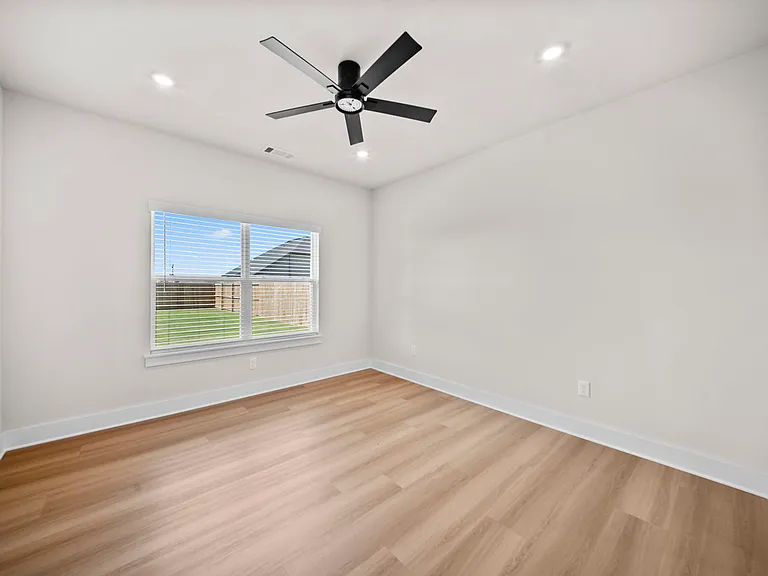 951 Moksha St — Photo 18
