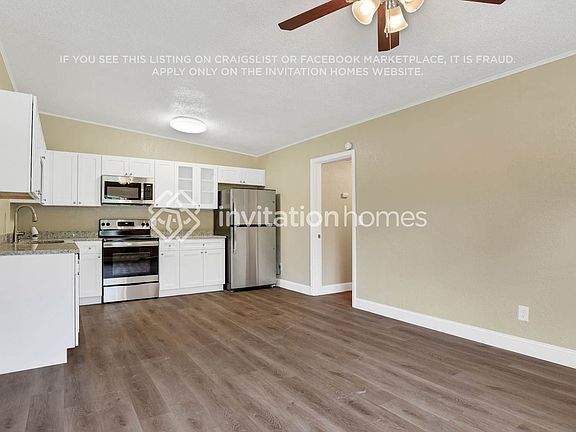 4th image of 142 Country Club Cir