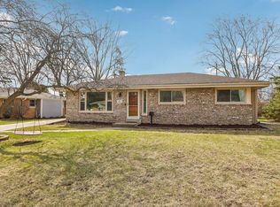 N87W17959 Shepherd Dr, Menomonee Falls, WI 53051