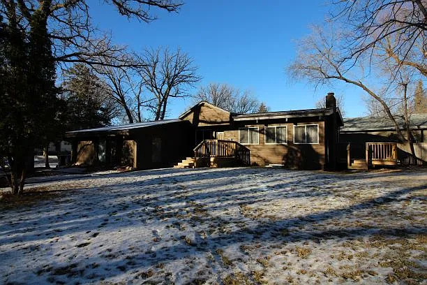 15 Armour Crescent — Photo 1