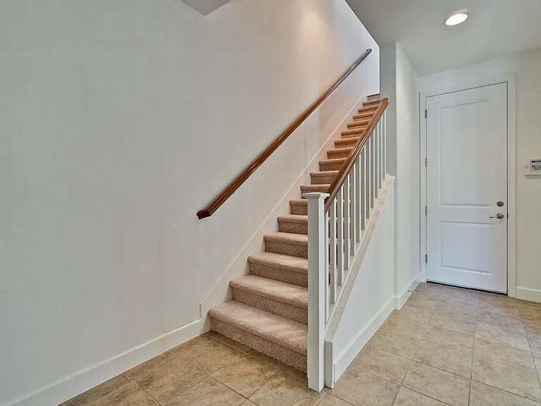 1056 Duane Ct — Photo 23