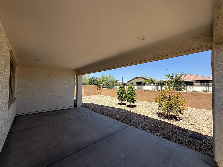 15744 W Jefferson St — Photo 23