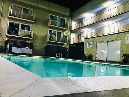 Lemarsh Apartments — Photo 11