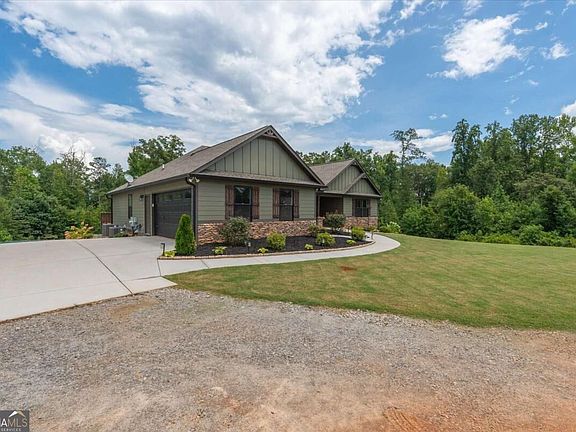 4th image of 441 Lovell Rd