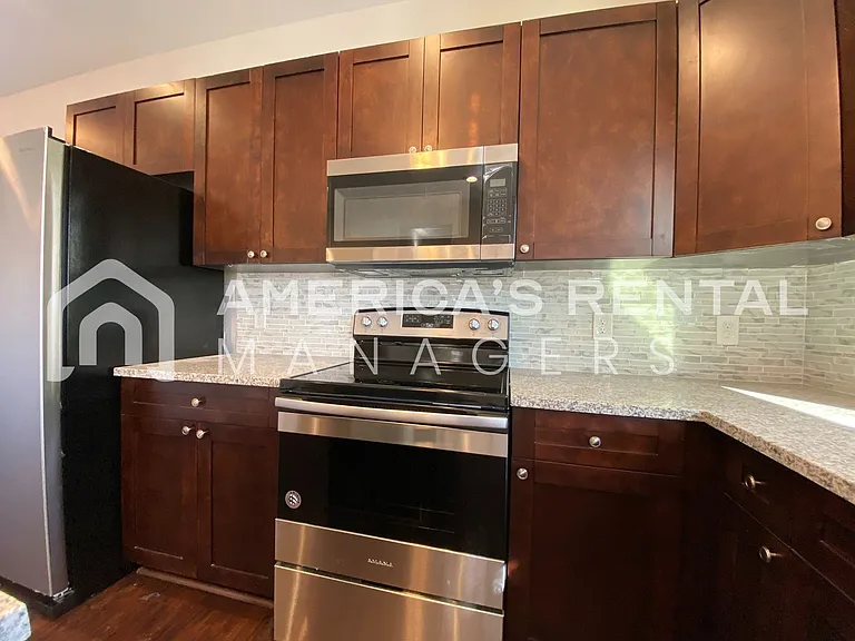 6206 Cathwick Dr — Photo 7