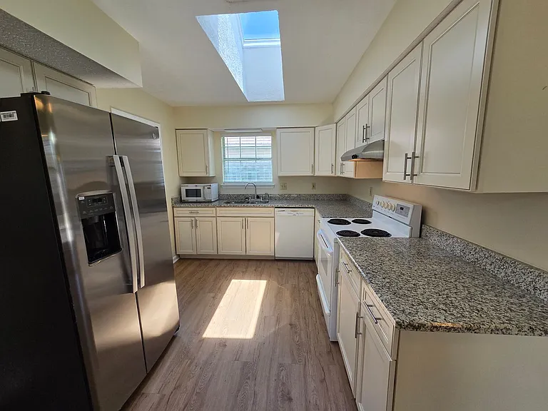 4012 Woodridge Rd — Photo 7