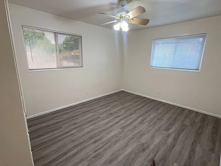 418 Lupton St — Photo 13