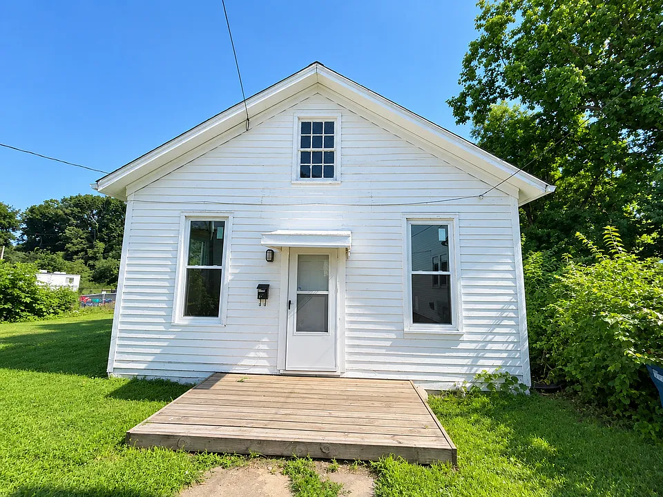 462 Wood St #1/2