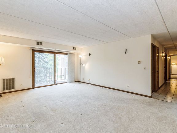 4th image of 6433 W Belle Plaine Ave APT 301