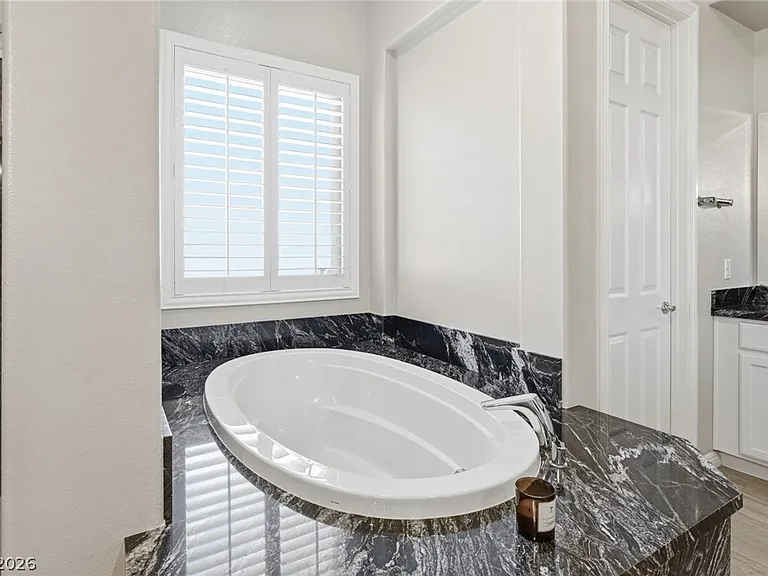 3922 Jacob Lake Cir — Photo 42