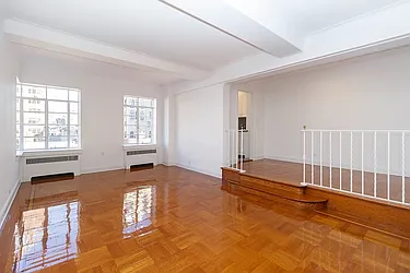 Rented by R New York