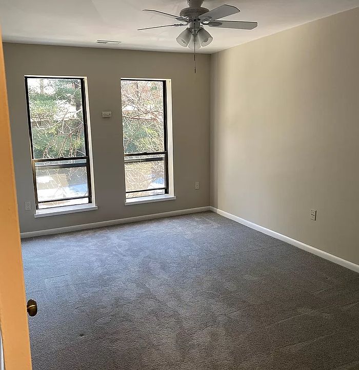 2nd image of 605 Hudson Ave #605