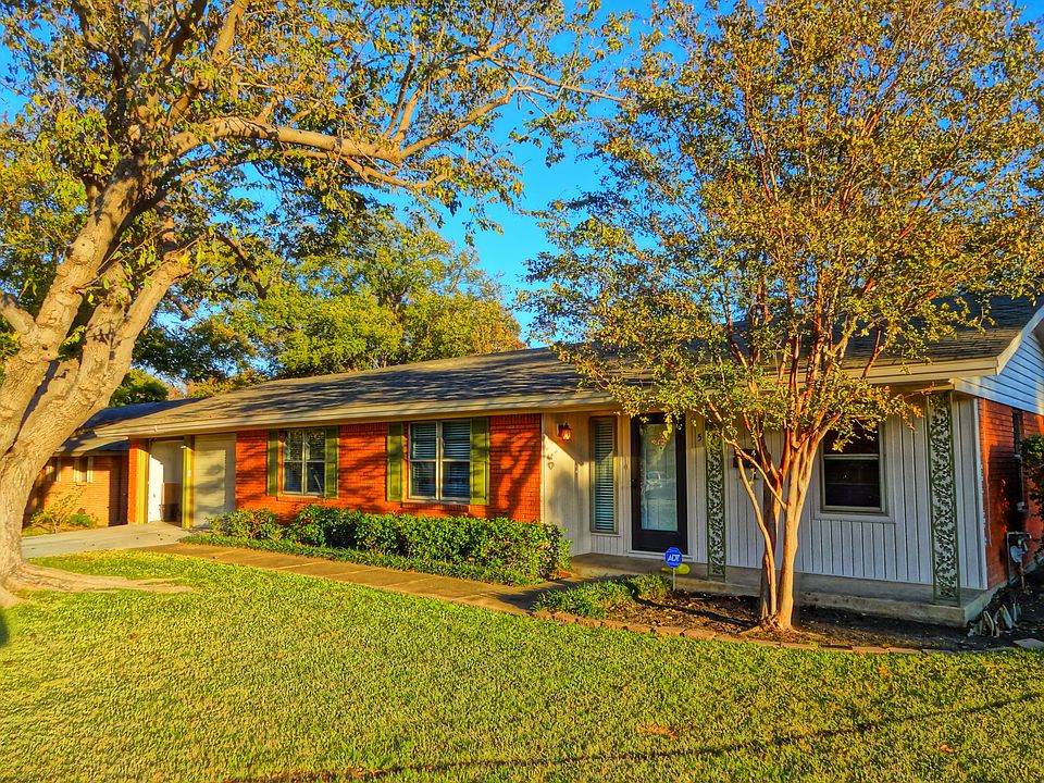 1st image of 5901 Trail Lake Dr
