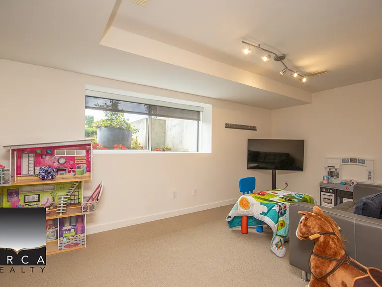 1741 Ottawa Ave — Photo 33