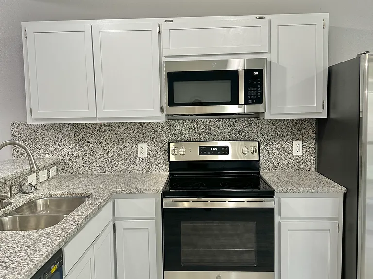 2842 Quebec Dr — Photo 7