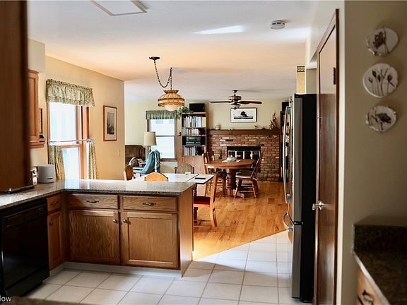 5th image of 7131 Green Valley Dr