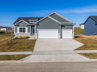 18047 Valleyview Dr, Clive, IA 50325